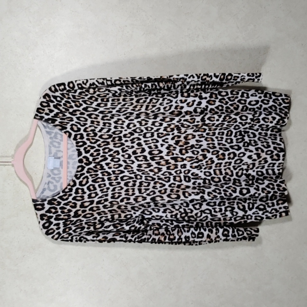 H148 Chico's tan & brown cheetah print L/S sweater 1 M
